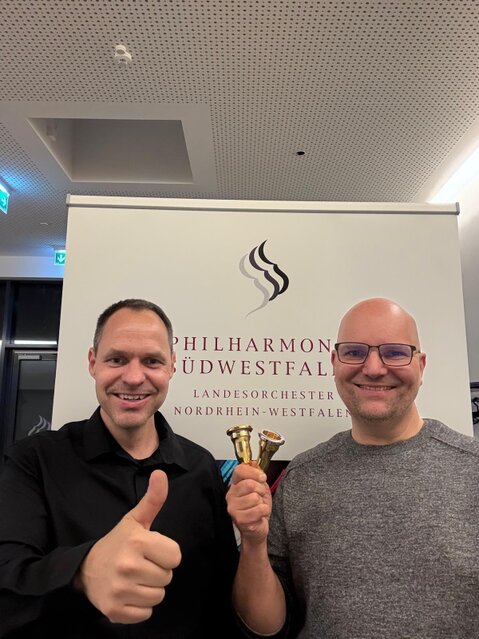 Stephan Andreas Jähnke und Attila Benkö auf dem Bild sind Stephan Andreas Jähnke und Attila Benkö.<br />Attila Benkö hält seine 2 neuen Mundstücke in den Händen.